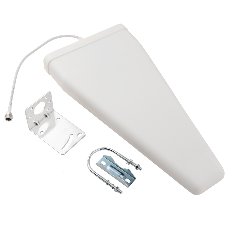  工业园区对数周期天线定向接收发射700-3700MHz